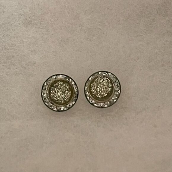 Beautiful earrings - Picture 3 of 5